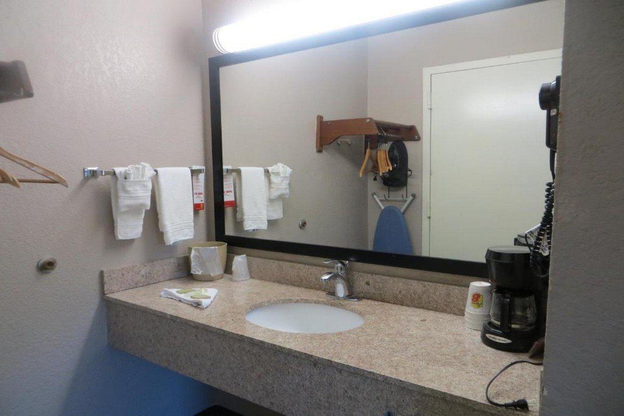 Super 8 By Wyndham Fort Myers Eksteriør bilde