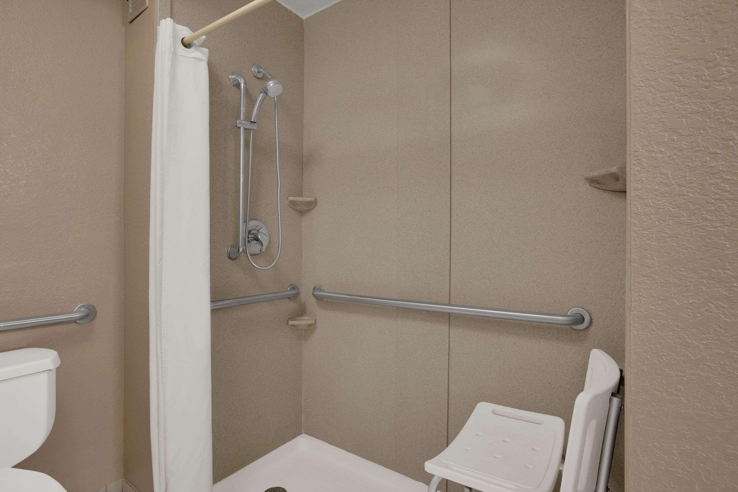 Super 8 By Wyndham Fort Myers Eksteriør bilde