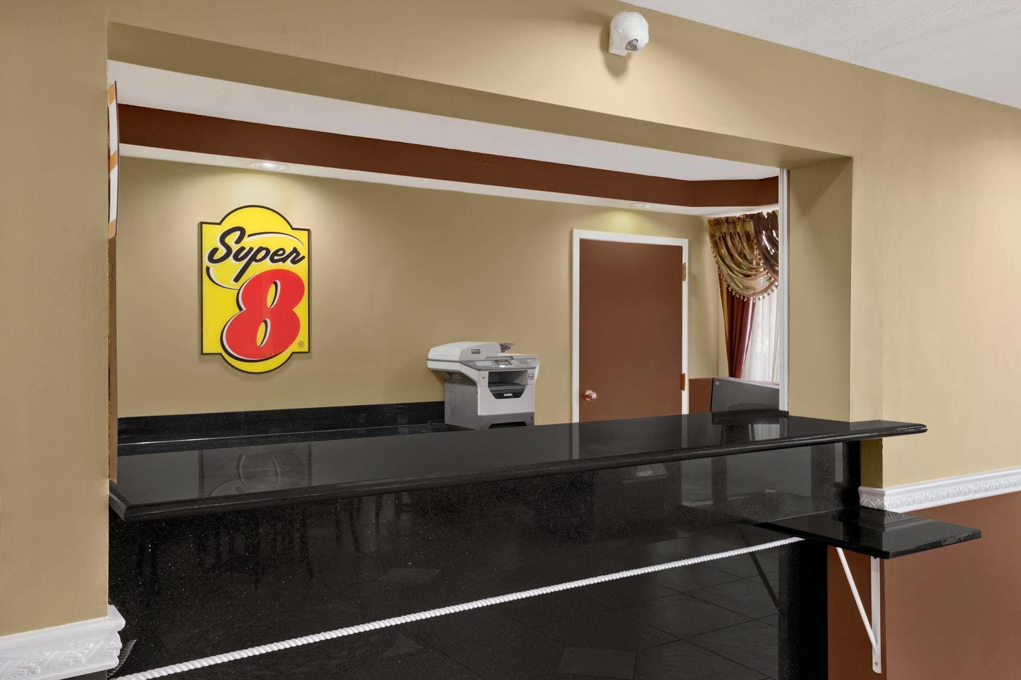 Super 8 By Wyndham Fort Myers Eksteriør bilde