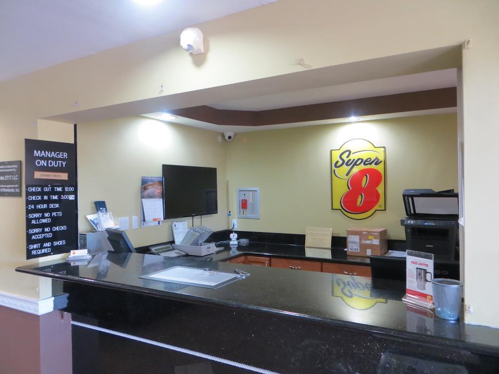 Super 8 By Wyndham Fort Myers Eksteriør bilde