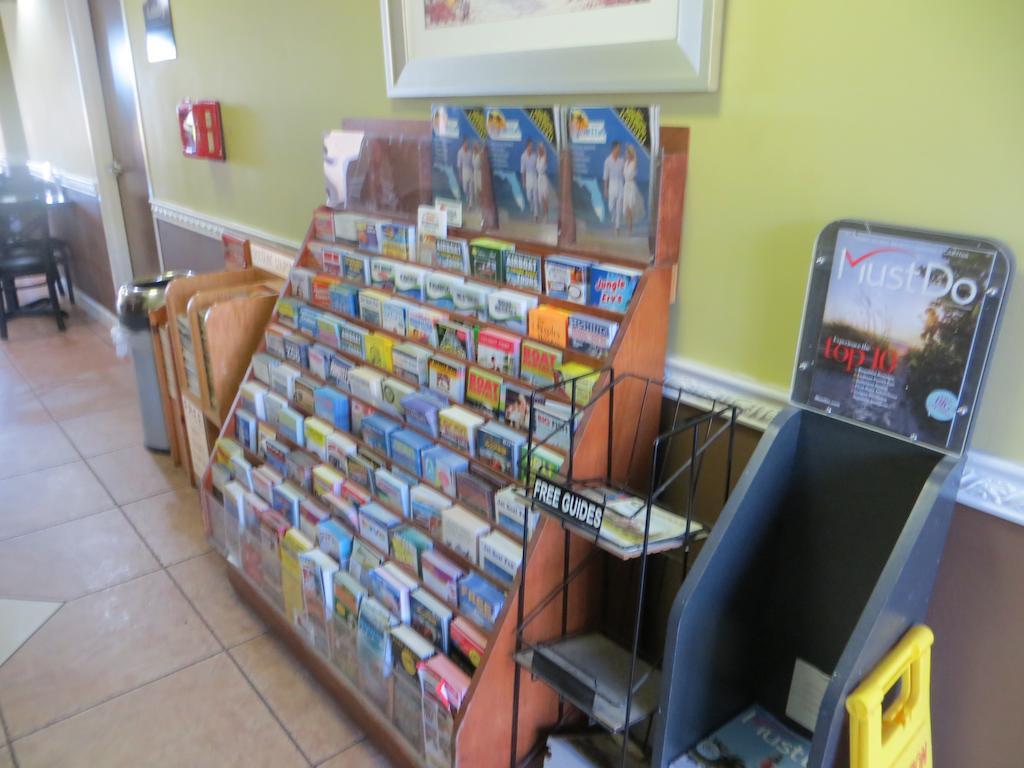 Super 8 By Wyndham Fort Myers Eksteriør bilde