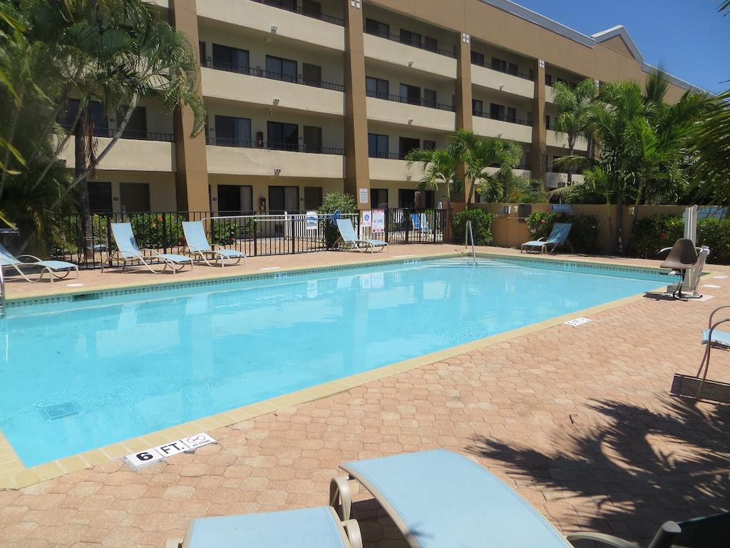 Super 8 By Wyndham Fort Myers Eksteriør bilde
