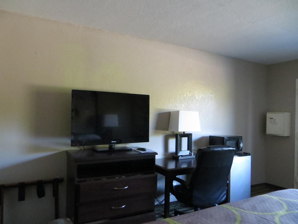 Super 8 By Wyndham Fort Myers Eksteriør bilde